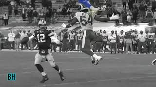 Aaron Rodgers sending defender to heaven