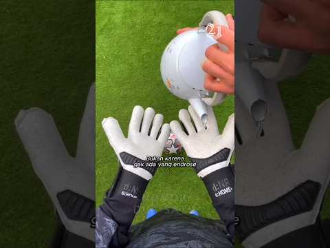 Kenapa Kiper Futsal Gak Pakai Sarung Tangan?! ๐๐งค #goalkeeper #futsal #gloves
