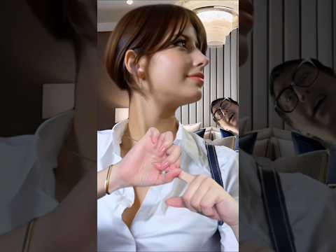 A simple but beautiful finger gesture