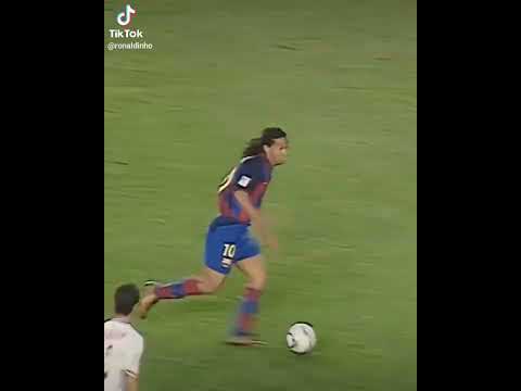 L'ŒUVRE DE RONALDINHO SKILLS #VIRALSHORT #FOOTBALL #VIRALSHORT #REALMADRID #EDIT #FOOT #EDIT