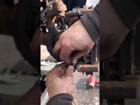 SEIZED SLIDE PIN? TRY THIS MECHANIC HACK! 🛠️ Save money and get the job done right!  #mechanic