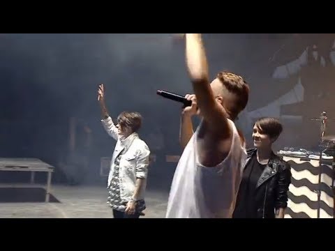 Macklemore & Ryan Lewis Show The Same Love For Tegan & Sara! See The Joint Performance HERE!