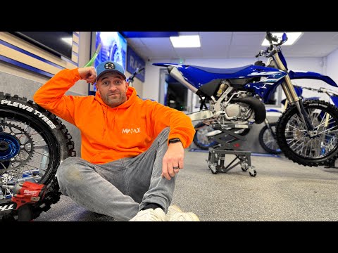 Attempting My FIRST EVER Dirt Bike Build! 2025 Yamaha YZ250