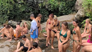 Xâm nhập vào thế giới gái xinh tắm 