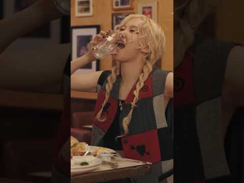 ROSÉ "アパツ"は冗談半分だった