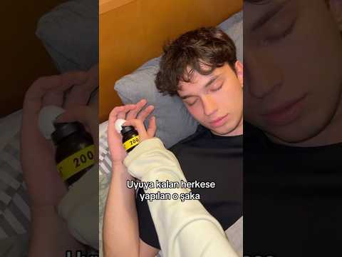 Uyuya kalan herkese yapılan o şaka #shorts #tiktok #keşfet #şaka #komedi #komik #komikvideolar