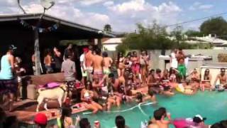 Pool party gainer