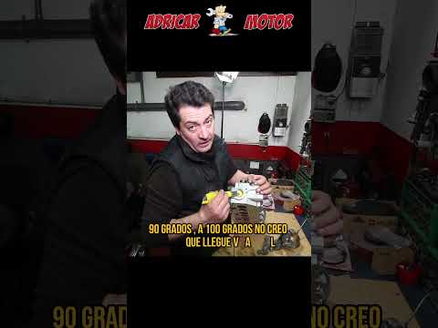 🚗💡 "Secretos Bajo el Capó: La Pegatina Oculta en los Motores y su Función" 💡🚗