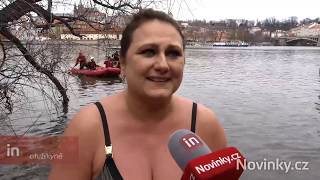 6  1  2020  Otužilci ovládli Vltavu  V Praze se koupali ve vodě studené tři stupně. Novinky.cz.
