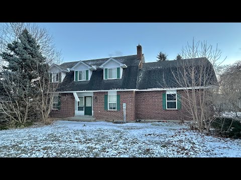 Super Creepy ABANDONED 1980’s House With a HORRIFIC Past | WAS SOMEONE IN HERE WITH ME?!?!