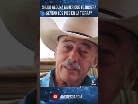 ¿Hubo alguna mujer que te hiciera se tar los pies en la tierra? | Andrés García TV