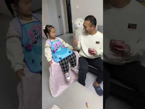 给爸爸变个魔术，闺女是怎么做到呢！#funny#萌娃#寶爸帶娃#cute