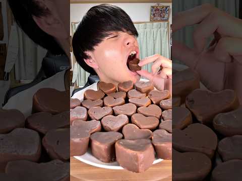 コメント返信しながらハートのチョコマシュマロ食べた #チョコマシュマロ #チョコレート