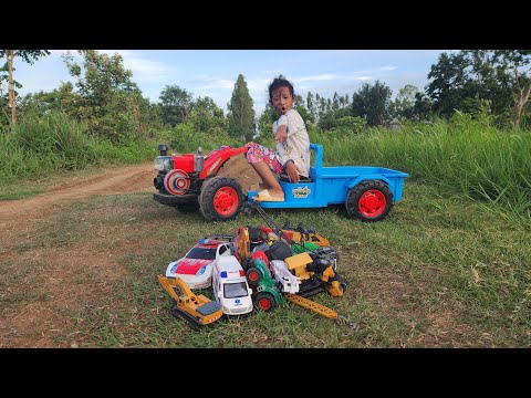 អាយ៉ាណាជិះត្រាក់ទ័រដើរើសកូនឡានបានច្រើនណាស់នៅតាមផ្លូវ