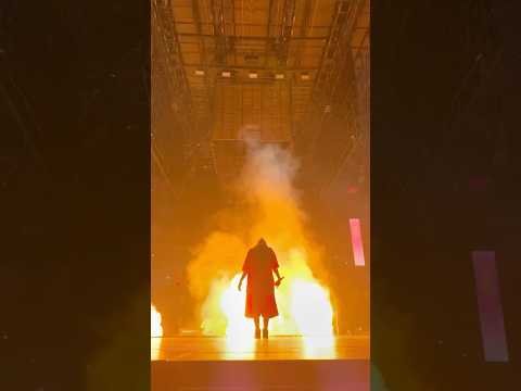 Billie performing “bury a friend” 🎃