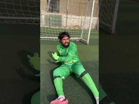 ميسي يصدم اليسون وفان دايك بتحويل الكوره الي اصغر كوره في العالم😳😳🔥⚽️