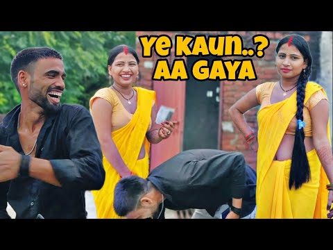 ये कौन आ गया घर पे...? | Desi Bhabhi Viral Prank | Hot Looking Desi Bhabhi | Saree Lover | #bhbhi