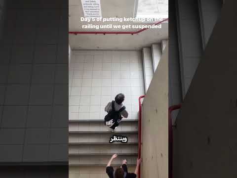 مقلب الكاتشب على الدرج | خدعة ذكية وردة فعل مضحكة!😅
