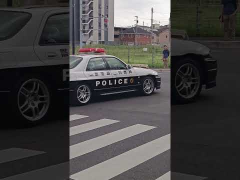 去っていくGTR R33パトカー🚨、神奈川県警察👮、登戸駅