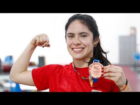 Faviana: la pesista de 21 años que busca llegar a las olimpiadas