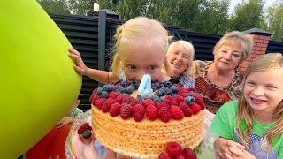 ДЕНЬ РОЖДЕНИЯ НИКИ 4 ГОДА. СОФИЯ СДЕЛАЛА ПРАЗДНИК ДЛЯ СЕСТРЫ. СОФУНЬЯ ШАЛУНЬЯ