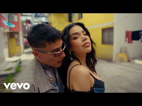 Kenia OS, El Malilla - Un Bezito (Video Oficial)