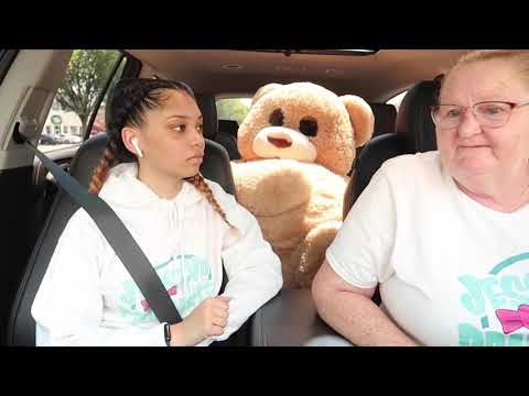 HUMAN SIZE “MOVING” BEAR 🐻 PRANK ON MY MOM😂 (gets violent)