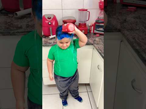 Banho de caneca 😂🤡🤔 #funny #meme #shorts #entretenimento #divertido #familia