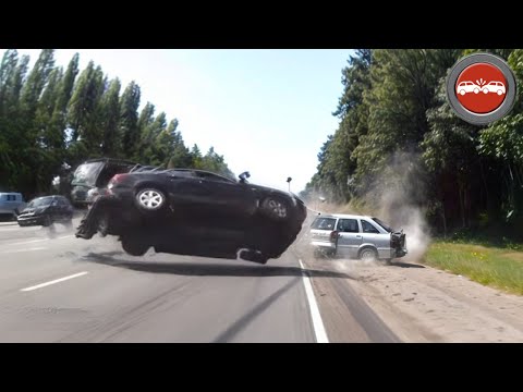 25 Unbelievable Moments of Idiot Drivers Caught on Dashcam