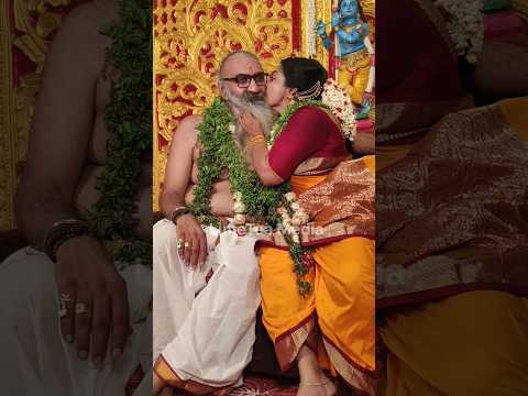 സ്നേഹ ചുമ്പനം നൽകി മൂർത്തി സാറിന് ദിവ്യ❤️ #divyasreedhar #krissvenugopal #shorts