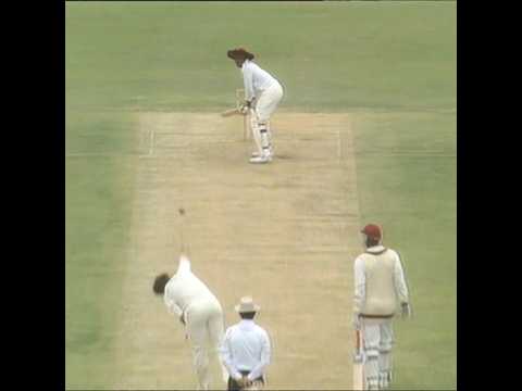 Brave Richie Richardson Heroic Batting Against Fast Bouncers