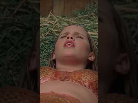 Ash casi pilla a Emma transformándose en sirena #h2ojustaddwater #sirenas #funny