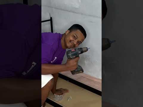 Vou começar a montar meu quarto do jeito que eu sempre quis, hoje comecei montando a mesa