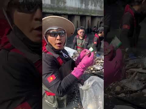 What's under the landfill? #saigonxanh #cleaning #cleaningmotivation #trash #pollution #environment