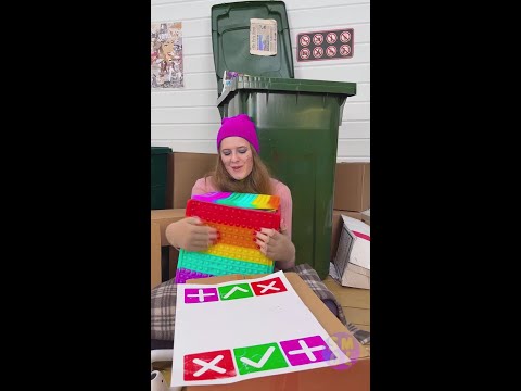 GADGET MALUCO 😱 O BRINQUEDO DE FLAMINGO PRECISA IR AO BANHEIRO! 🚽 SMOL