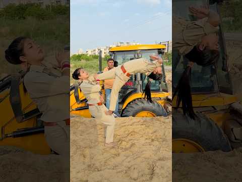 Police me kiya kamal ๐ฑ๐ฑ #somyagymnast #flip #dance