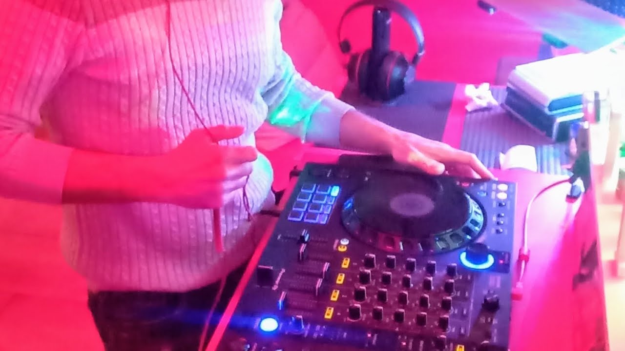 D.J LUGIX