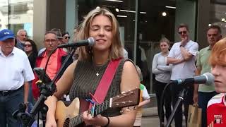 A 12-year-old boy sings Jeff Buckley's Hallelujah in front of many amazed people.