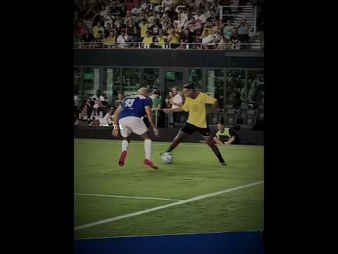 Others Trying To Pass + Ronaldinho