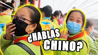 Mexicano Habla Chino Perfecto y Asombra a Niños de Primaria