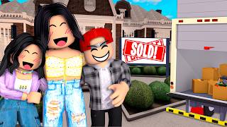 👪 MOVING to OUR NEW HOUSE In Bloxburg! 🏡