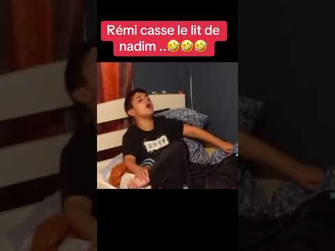 Rémi casse (encore) le lit de Nadim avec une énorme chute 😂