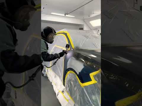 SPRAYING SEALER KEEPING IT SMALL TO BLEND COLOUR IN PANEL