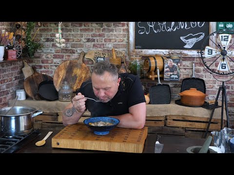 Tanio jak barszcz, a syci jak bigos – zupa na kościach żeberkowych  z kaszą / Oddaszfartucha