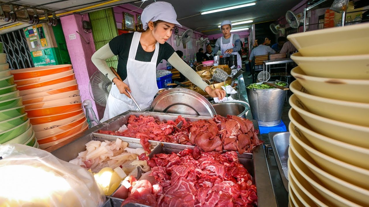Best Bangkok Street Food - Thai BRAISED BEEF Paradise