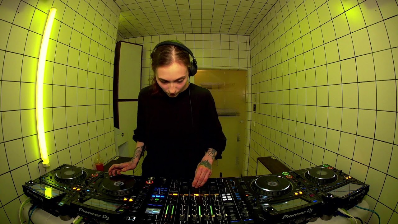 Natural Selection – Mina Lord | HÖR – July 1 / 2025