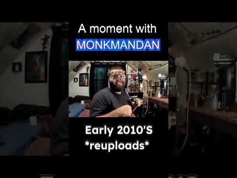 CACAW! #amomentwithmonkmandan #monkmandan #birds #chicken