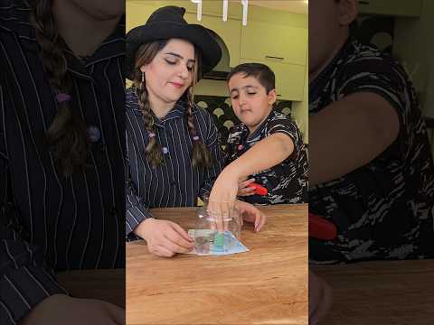 ببینید برای سینما رفتن چیکار میکنه 😄#سینما #آزمایش #علوم