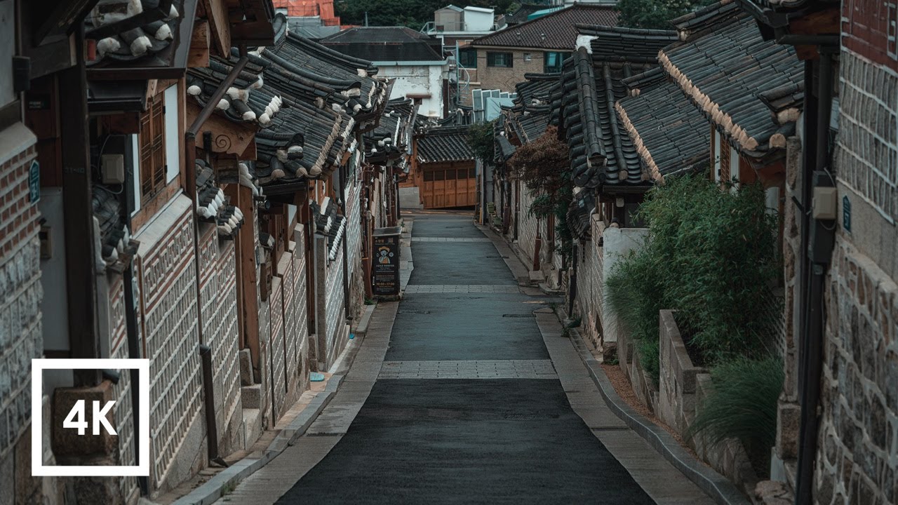 Walking in the Rain, Bukchon Hanok Village, Seoul, Korea, (Binaural Rain and Thunder Sounds) 4k