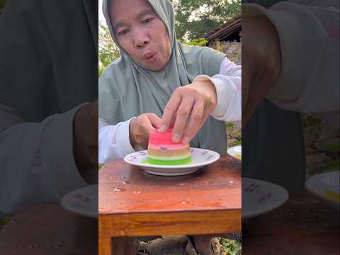 potong puding sebelum matahari terbenam